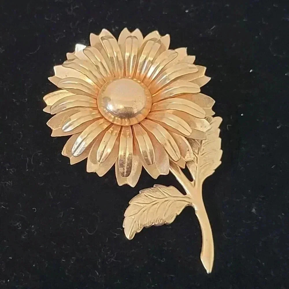 Vintage Flower Brooch Pin Metal Gold Tone 1 7/8" x 3"